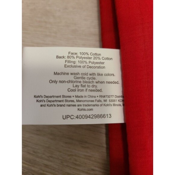 St. Nicholas Square Yuletide Towels & Placemats – Holiday Kitchen Decor Set - Picture 2 of 5